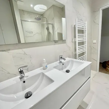 Delightful 3 Star Monaco Train Station Appartement